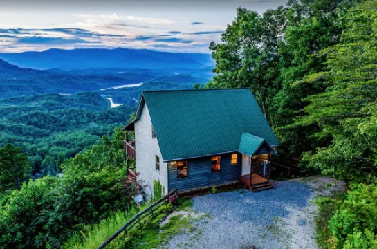 Majestic View Bryson City: Hot Tub + Pool Table + Amazing Views + Pet Friendly