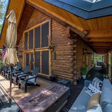 Coco's Creekside Cabin with Hot Tub, Firepit, and AC/Heat in Munds Park!