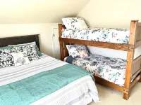 END OF THE LINE - Lake Martin views- Sleeps 12