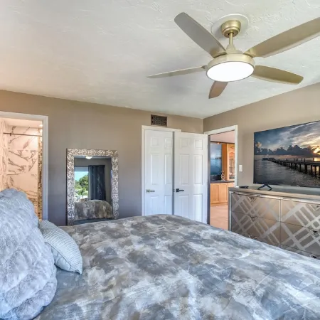 Waterfront 5Br Luxury Home – Pool, Spa, Boat Lift, Putting Green, Fire Pit