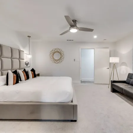 Lux Pool Oasis, Fifa Stay- 25 Mins to at&T, Sleeps 12, Hot Tub, Firepit