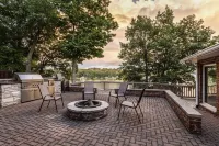 Lakeside Cottage w/ Spacious Multi-level Deck and Outdoor Living Space