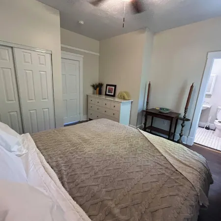 Unit 1 - Copper - Pinal Creek East - private yard - wifi - central location