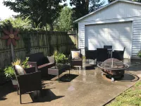 Pet friendly remodeled bungalow home just two blocks from Washington Park. Hotels near Sherwood Plaza
