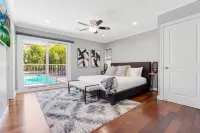 Walk to Famous Ventura Boulevard w/ Pool, Pingpong, BBQ 鄰近Trader Joe's的酒店