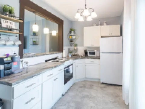 Elysian Loft – Where Serenity Meets Style, Your Tranquil Retreat above the Spa Hotels in Oswego