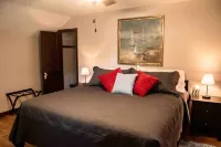 Cozy Two Bedroom Home in Quiet Neighborhood!