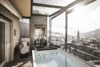 Dolomites Alpin Penthouse 90 qm with privat sauna and privat whirlpool, WLAN Hotels near Parrocchia Spinga