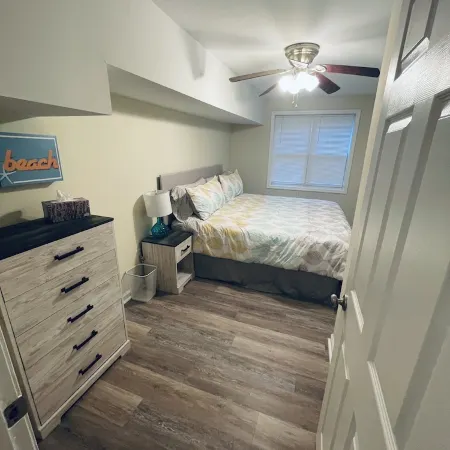 Unit C, Spirit of Folly, Pet Friendly, 2 short blocks - 100 yards to the beach