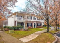 *New* Charming 2BR Lake Norman Condo near Charlotte - Pools