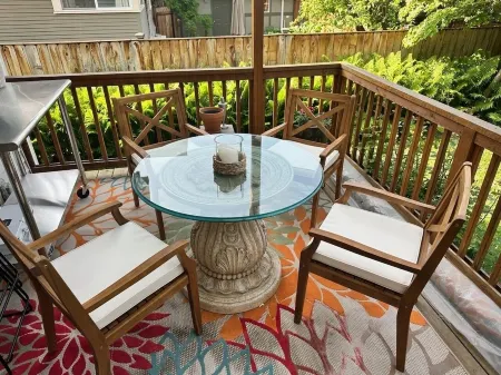 Historic Bungalow 3 bed, 3 bath near Whitman College and downtown Walla Walla.