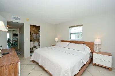 SKV 315 -  Pool, Walk to Village, Beach, Restaurants, Bars, Shops!!