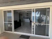 Beachside & Jetty View Apartment 6 ( Captains Apartment)