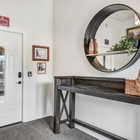 The Executive Suite- Apartment near the river!