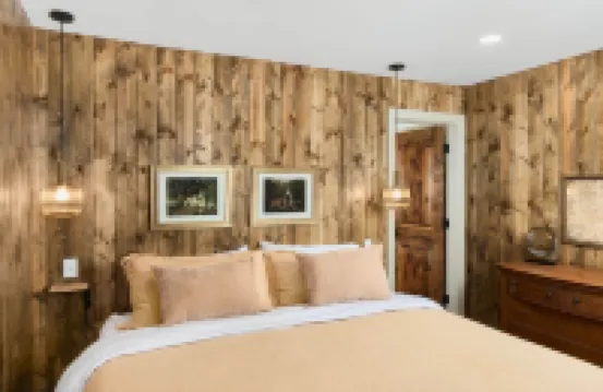 RiverHouse South with Sauna, Hot Tub, Fireplace