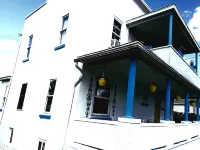 Eclectic Decor 5 Br house, 2 Baths & 2 Kitchens with WiFi and AC in Old Forge