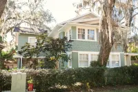 Charming 1920's House - pet friendly, 45 minutes from beach & attractions! Hotels near My Little Town Kids