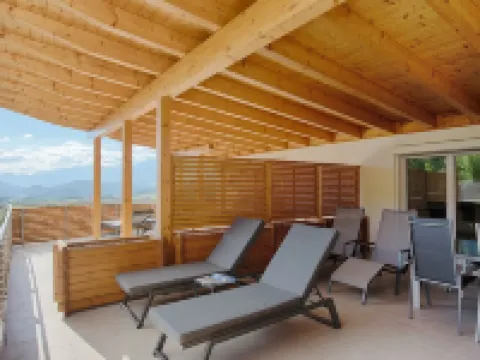 Dream vacation apartment in a panoramic location with roof terrace, Cron4 swimming pool & sauna Hotels in Riscone