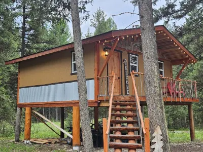 Happy Trails Treehouse