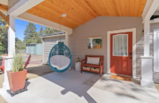 Cute, Quiet & Private Bungalow - Newly Remodeled