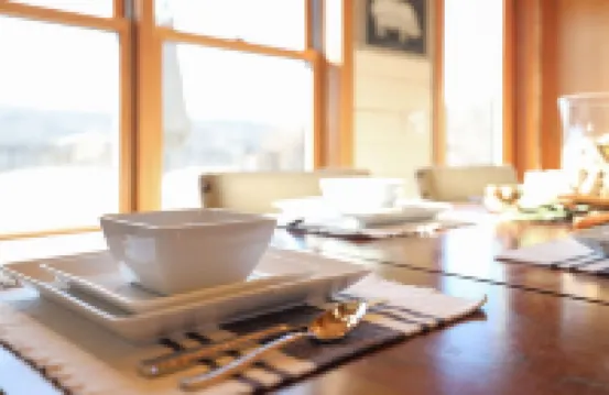 Log Home on Beaver Lake, Big Views, Big Fun!!