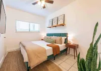Mid-Century Austin Escape! Long Term Discounts!