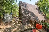 Enchanting Lake Texoma Cabin with Hot Tub