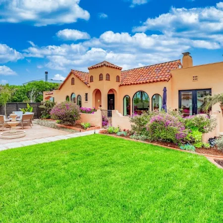 Historic Spanish Home - Walk to the Beach, Restaurants and Shopping!