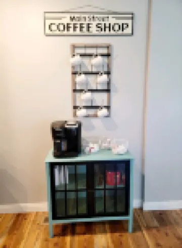 Charming remodeled 4-Bedroom home with fire pit