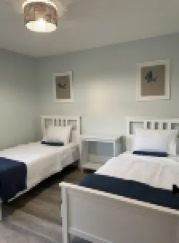 Lake House Artistic Spa-Like Retreat - Quiet Peaceful cul-de-sac - Pet-Friendly!