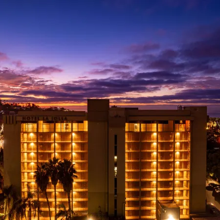 Hotel La Jolla, Curio Collection by Hilton