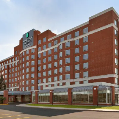Embassy Suites by Hilton Montreal Airport Отели рядом с достопримечательностью «Главный офис компании Air Canada»