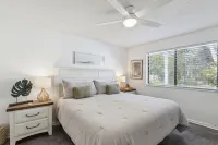 Adorable Condo One Block to Beach ~ Easy Walk to Beach!