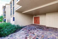 Marco Island Townhouse walking distance to South End Beach