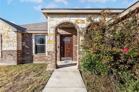 WELCOME ALL MILITARY FAMILIES & STUDENTS-MINUTES FROM FT.CAVAZOS AND TX A&M!