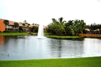 Newly Remodeled 1st Floor End Unit With Gorgeous Lake Views In Falling Waters!