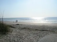 ~Sum & Fall Discounts! 5 Min Walk to Beach! 2025 Updates, Clean, Comfy, Secure!