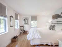 Dew Drop 4 Village Cottage, in Port Clyde Village, Lawn & Waterfront Hotels in Saint George