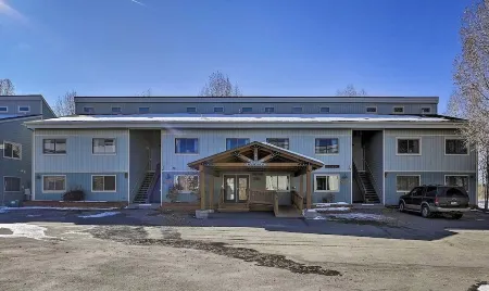 Fraser Condo Near Tubing Hill!