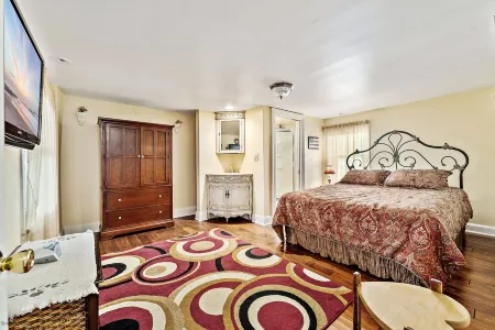 Sea Horse Cottage-5 Bedrooms, 3 Full Baths, 2 Half Baths, Sleeps 13