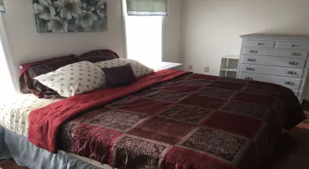 Beautiful Waterfront - Skiing/Snowboarding/Snow Mobile near house