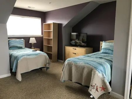 Spacious 4 Bed, 4,5 bath. Pet friendly. Come enjoy Rehoboth! Отели в г. Рехобот-Бич