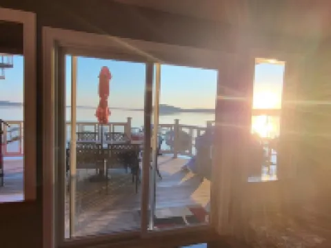 Lakefront, Dock, Near Restaurants, Track & Downtown Saratoga Springs! Hotels in Malta