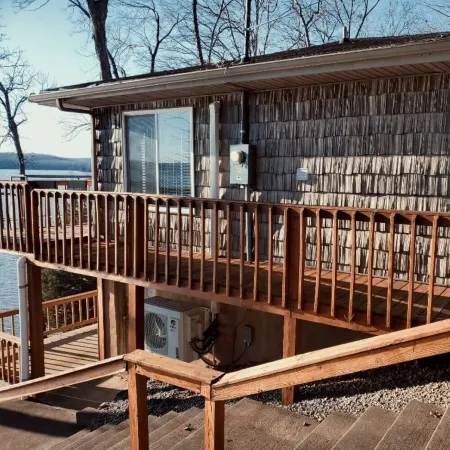 Lakeshore Cottage in Cadiz, Ky has waterfront panoramic views of Lake Barkley!