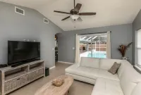🍹🌞Relaxing Heated Pool!Beautiful Patio,Pet Friendly,Fenced Area, Near Beaches!