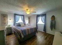 Sweetwater Cottage - Waterfront and Pet Friendly! Canoe and kayaks provided!