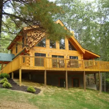 The Blackbear 4 bed log cabin with loft and cathedral ceilings