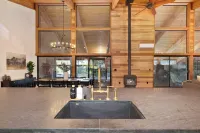 Snowline Lodge with Indoor Pool, Pickleball, Hot Tub and Disc Golf!