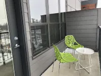 Modern Apt #302 - a Block from St. Pat's Hospital