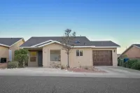 Modern retreat, great views, games galore..